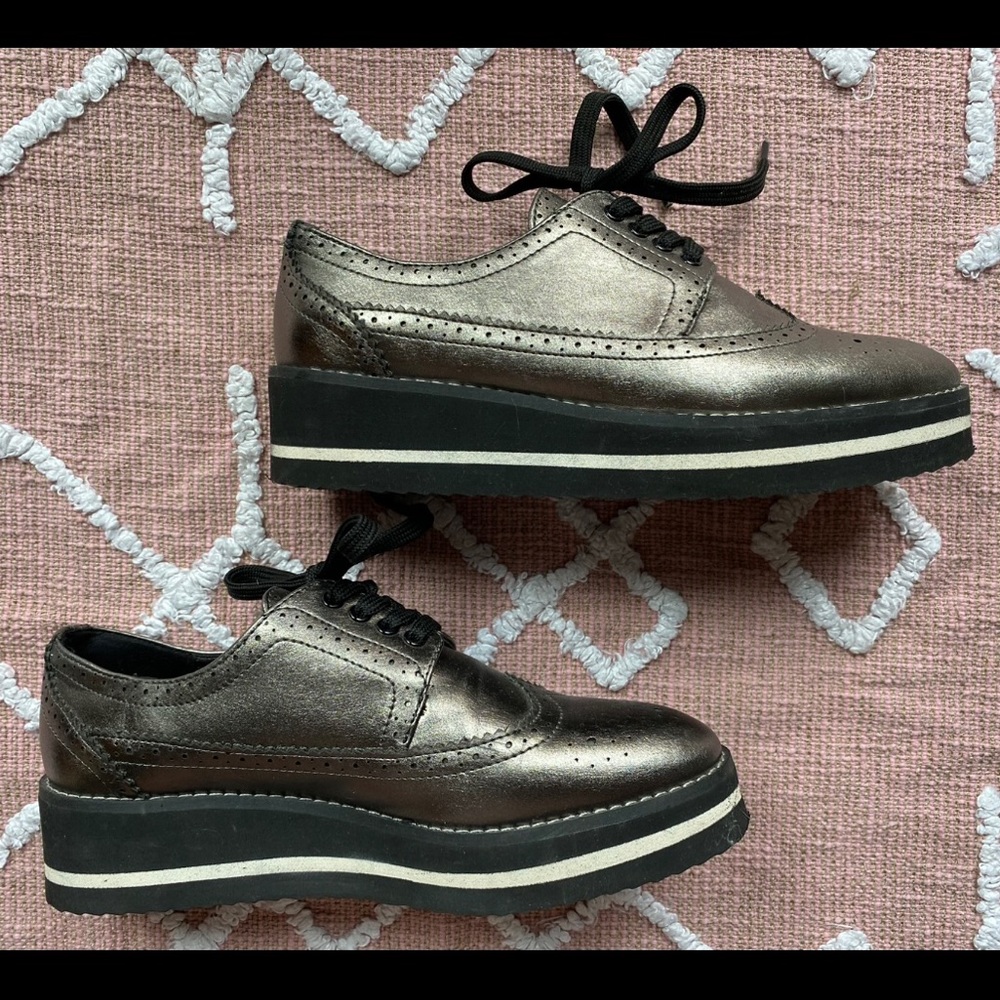 Zara Metallic Grey Platform Oxfords Size 6